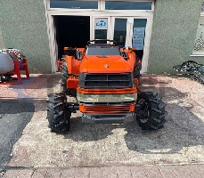 KUBOTA GT5