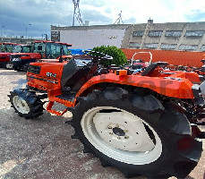 KUBOTA GT5