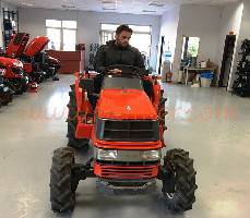 KUBOTA GT8
