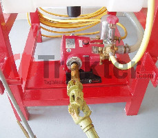 SQUIRTER SPREYER 300 LITRE WITH CARDAN SHAFT & 20M GUN